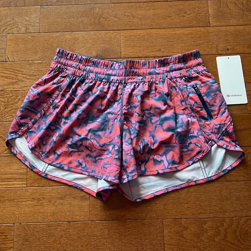 🌸LULULEMON TRACKER SHORT 4”-CHROMA CLASH MULTI-12🌸 - Picture 1 of 11
